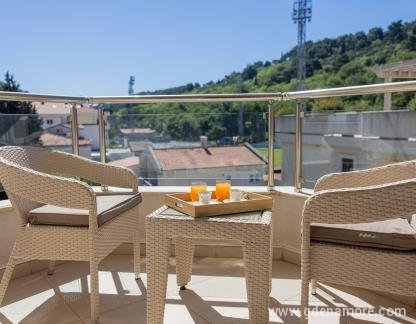 Apartments Del Mar, частни квартири в града Petrovac, Черна Гора - Photo-3 (1)